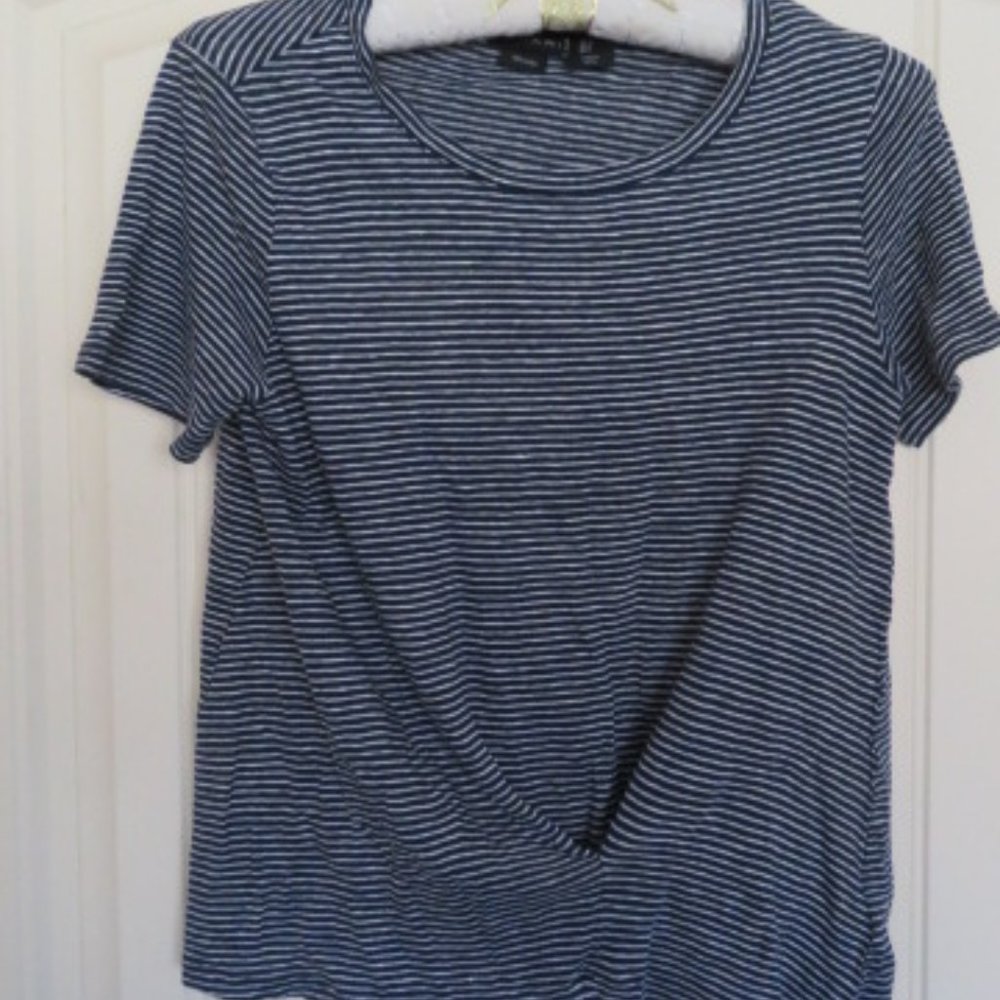 Tahari Striped Tee Shirt Ruched Front Small (K331)
